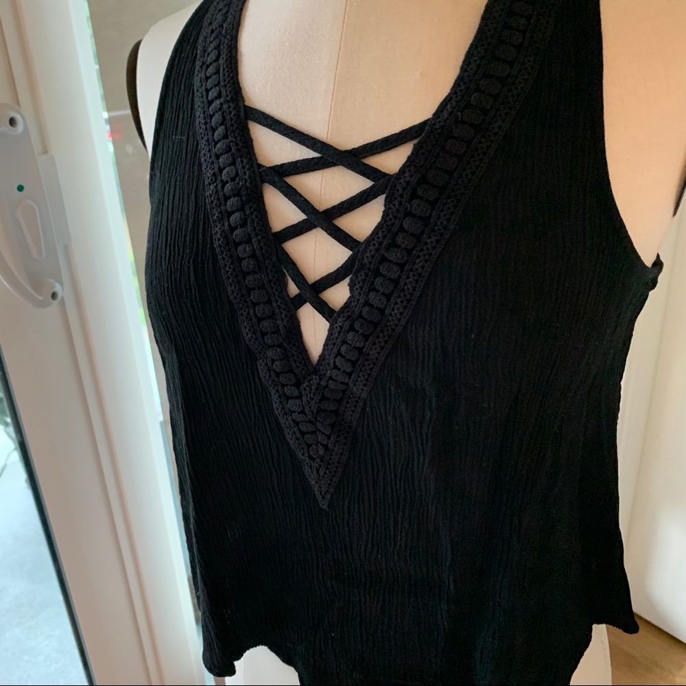 Black tank top - Picture 4 of 5